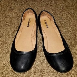 Black ballet flats